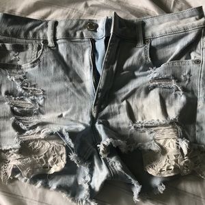 Ripped American Eagle shorts hi rise shortie